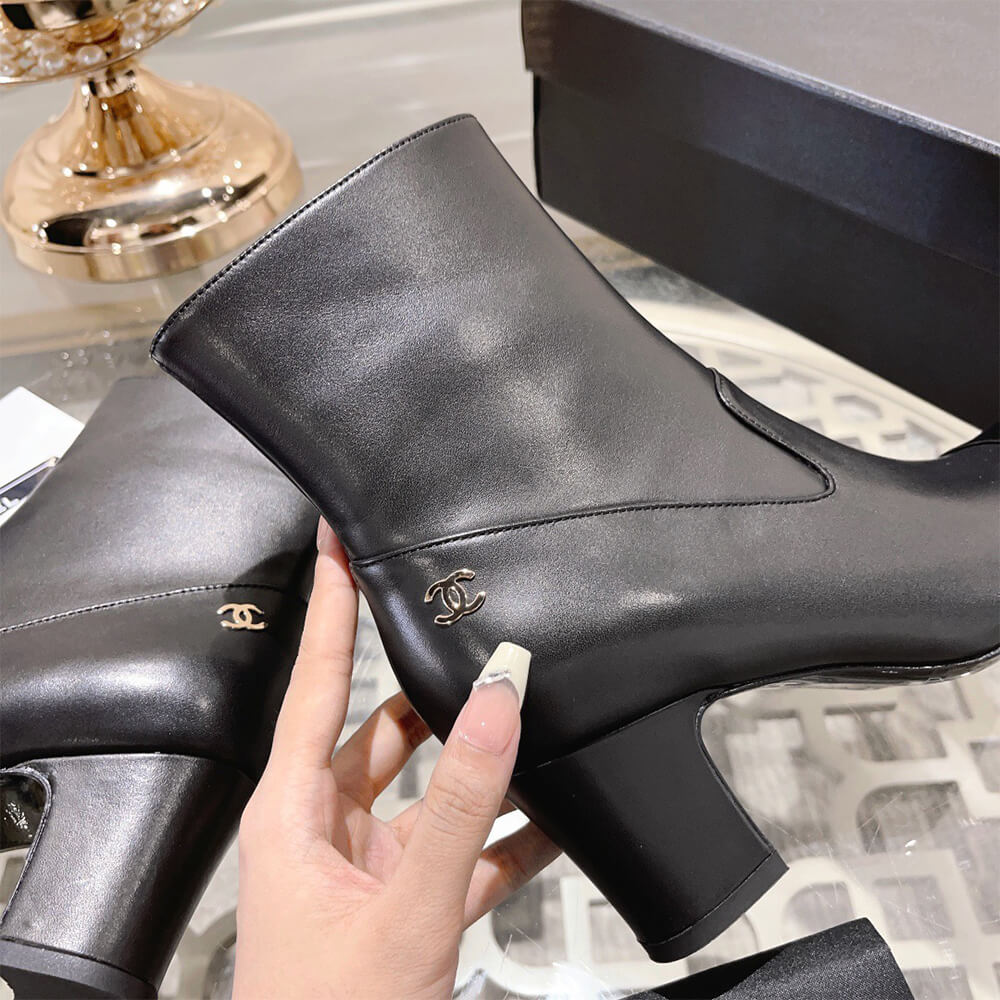 Ch**el SHORT BOOTS