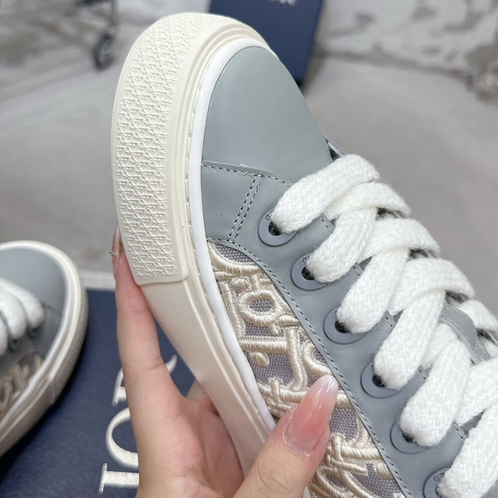 D10r B33 Sneaker