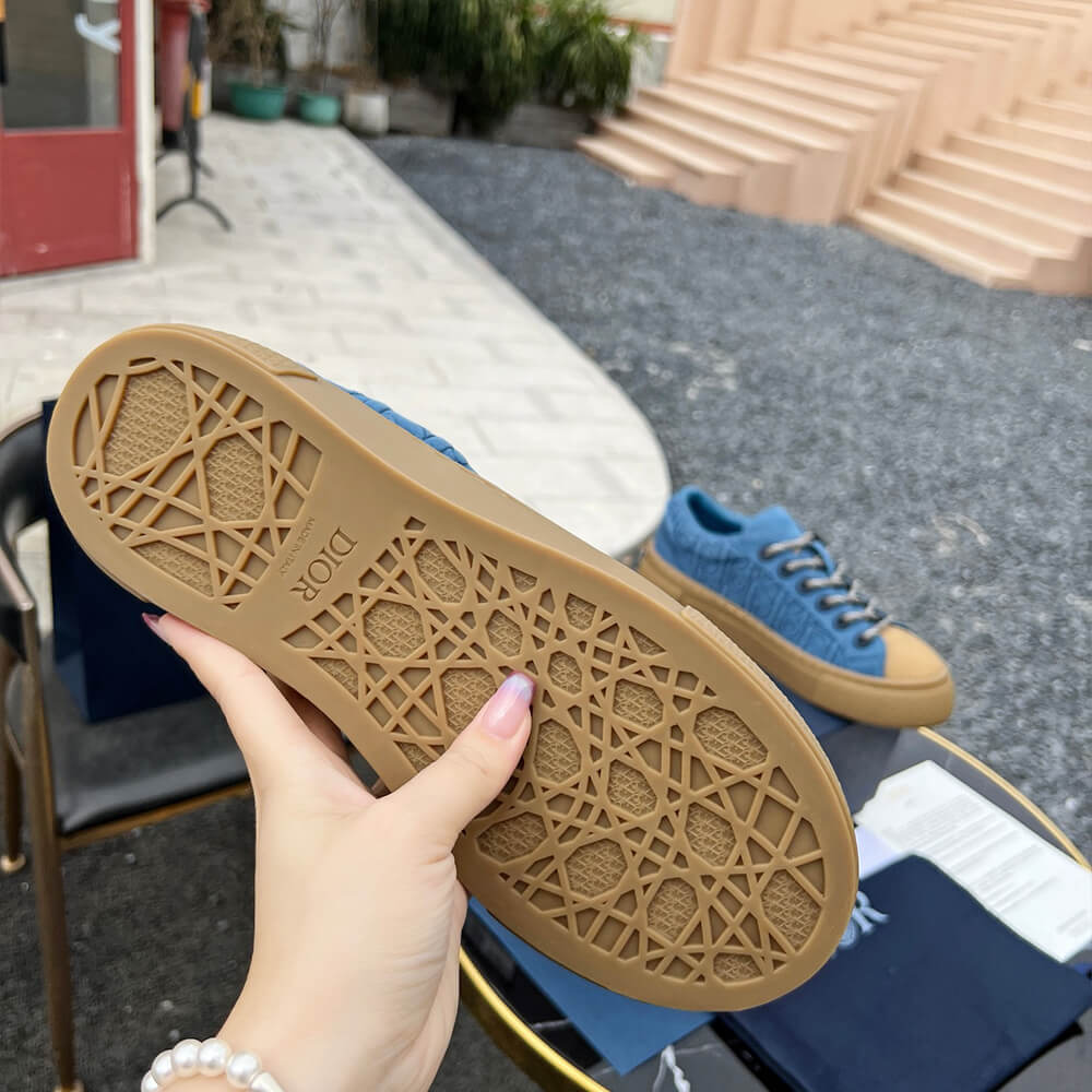 D10r B33 Sneaker
