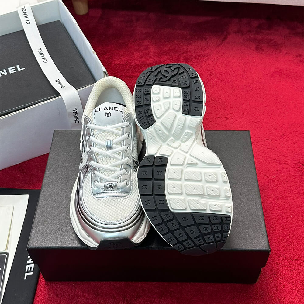 Ch**el Sneaker
