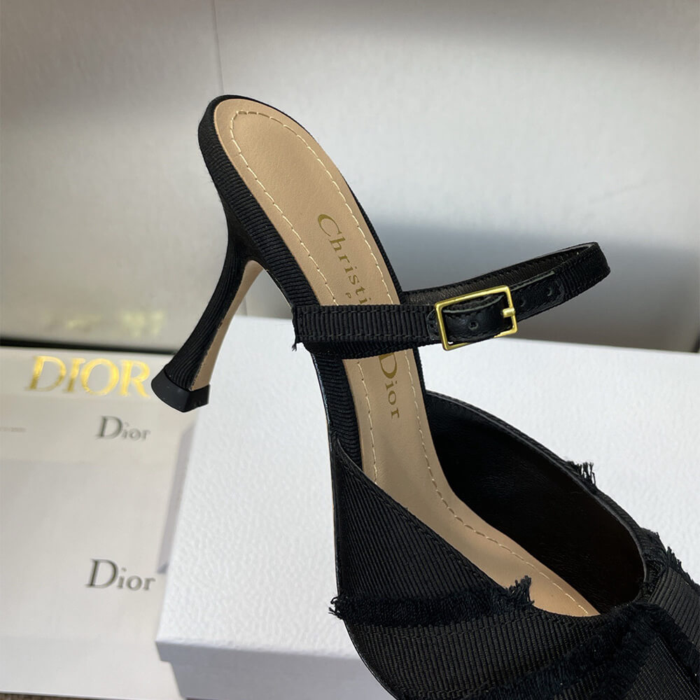 D10r AD10rable Heeled Mule