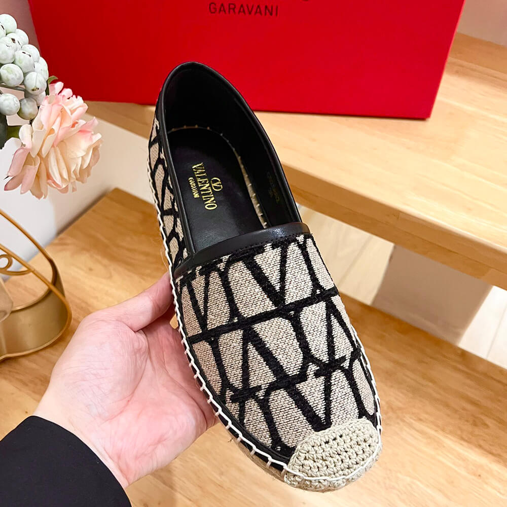 Va1e*ntin0 Garavani Espadrilles