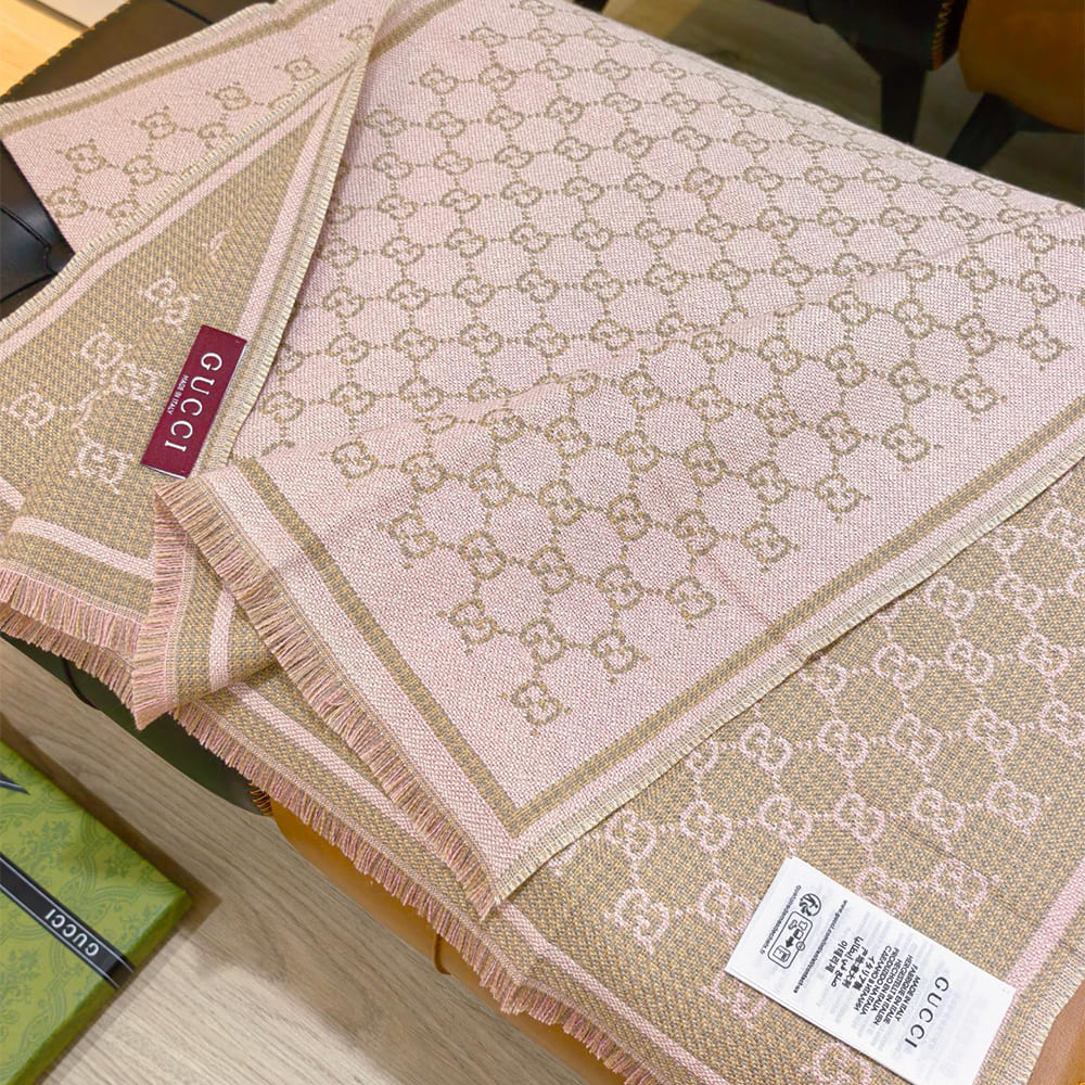 Gvc*1 GG wool scarf