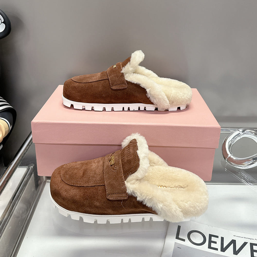 M1um1u Suede mules