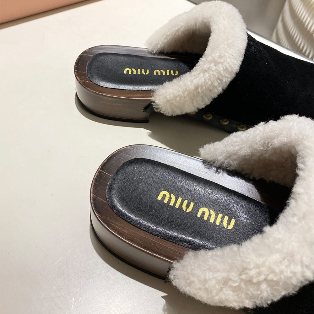 M1um1u Suede clogs