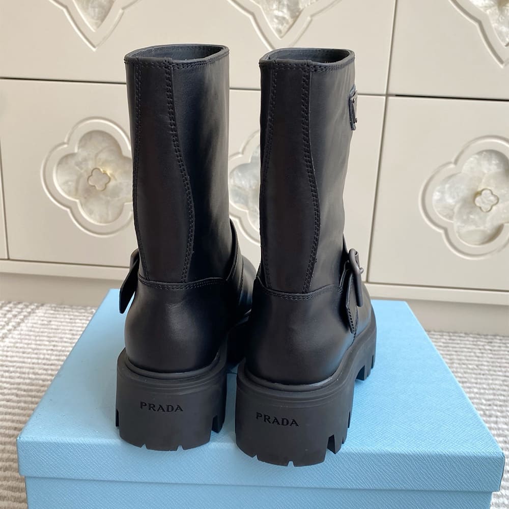 Pra*a Leather booties