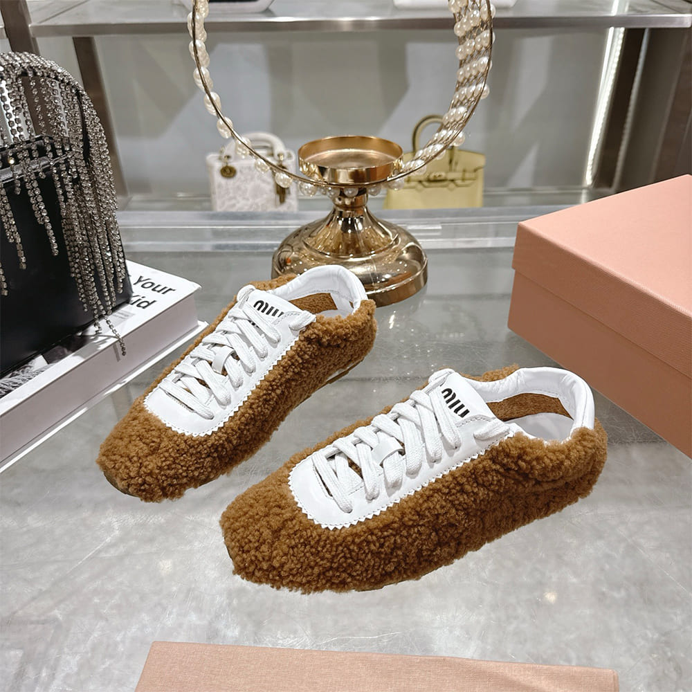 M1um1u Sneakers