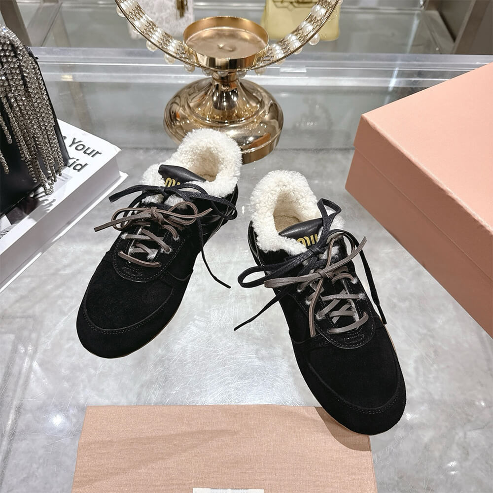 M1um1u Sneakers