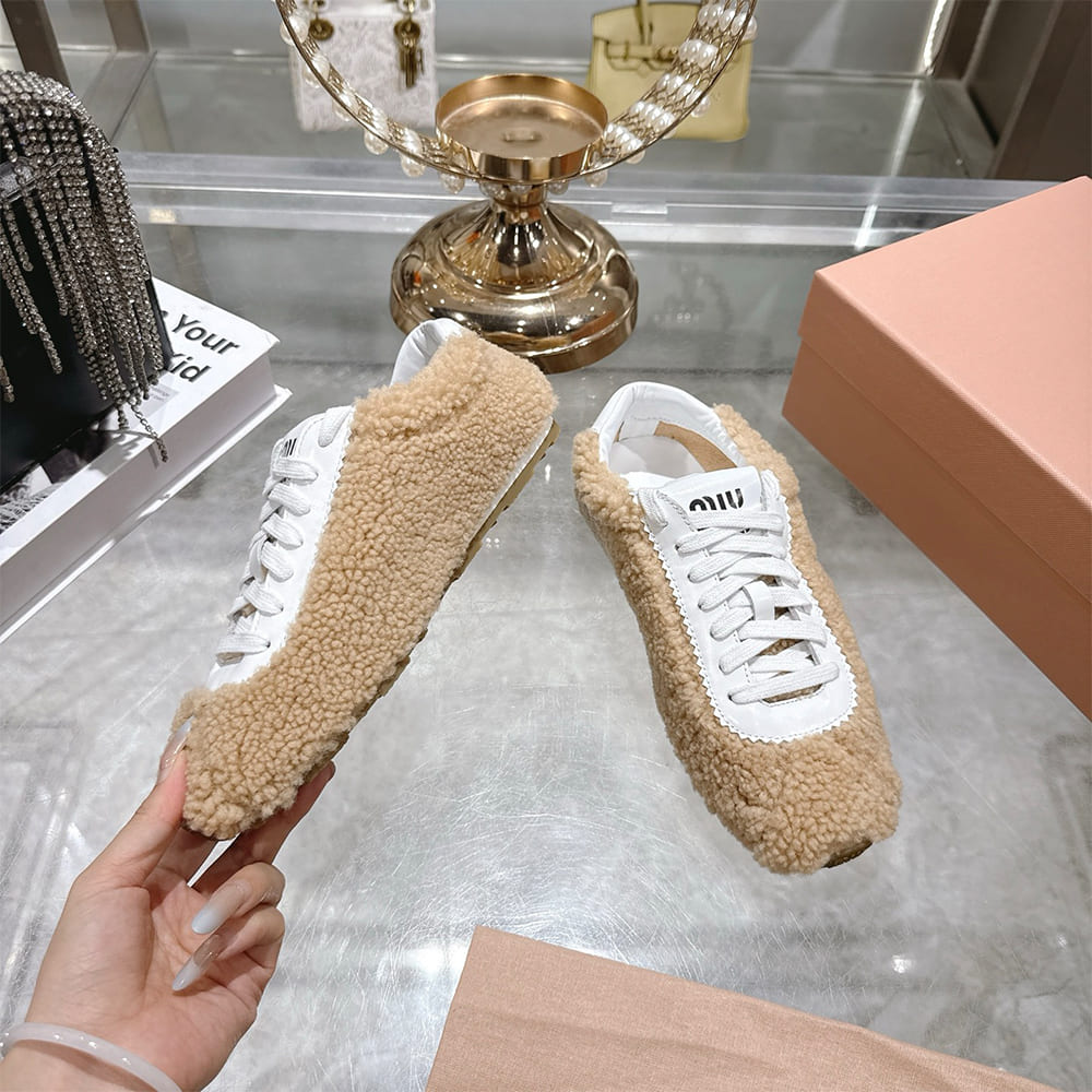 M1um1u Sneakers
