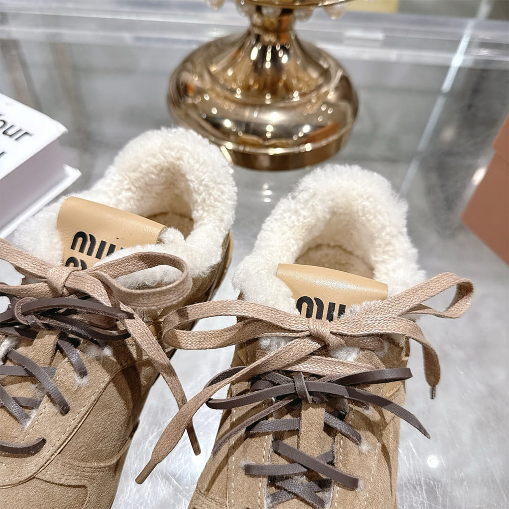 M1um1u Sneakers