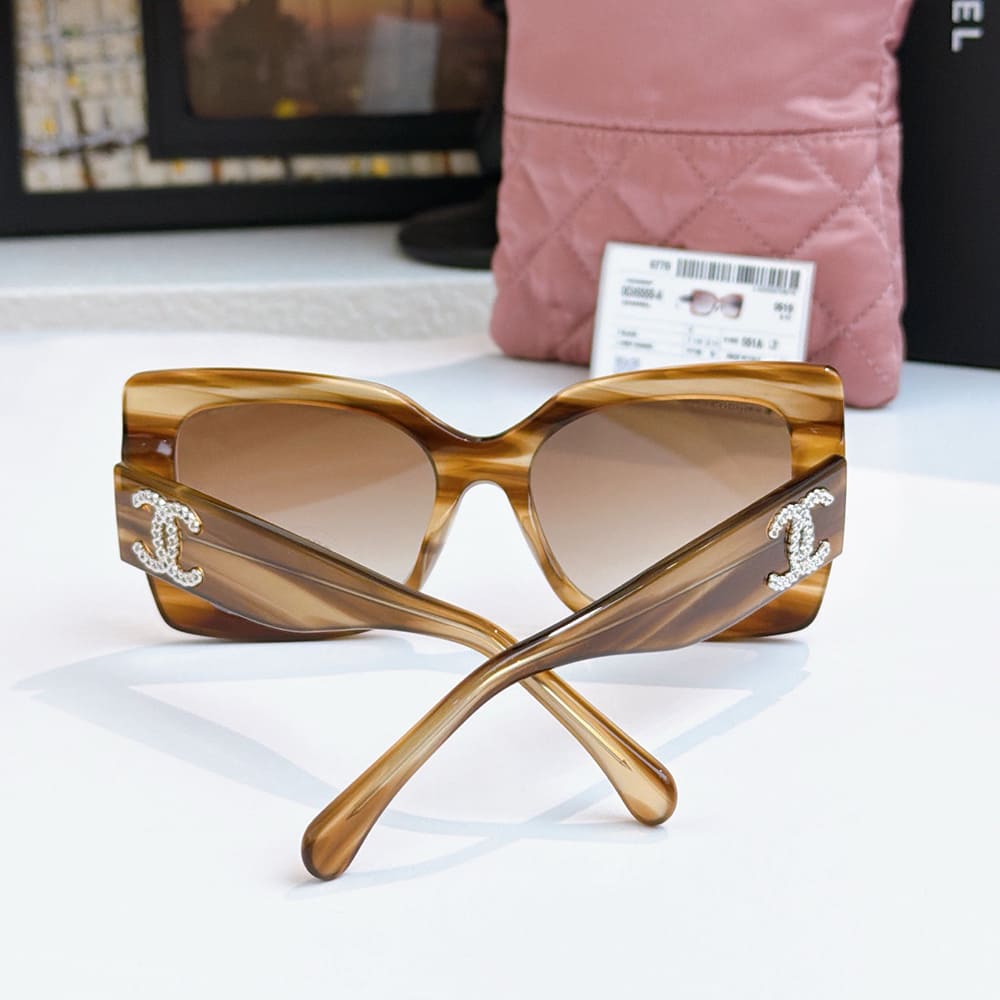 Ch**el Square Sunglasses