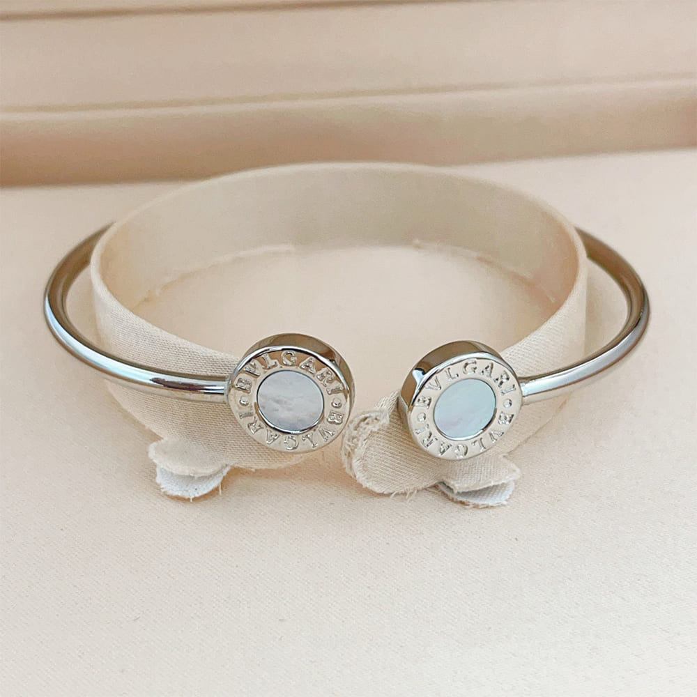 Bv1g*ai bracelet