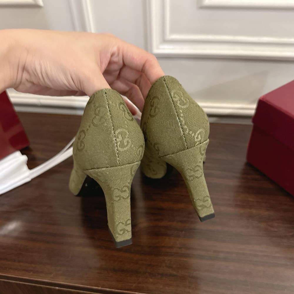 Gvc*1 Women’s Signora pump (EU SIZE 36-42)