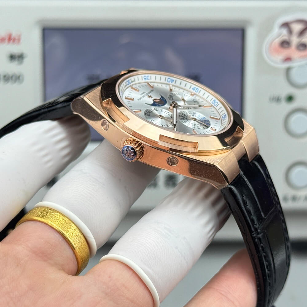 Vacheron C0nstan1n Overseas Chronograph