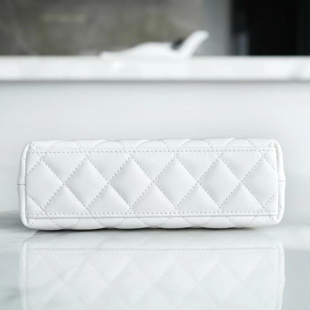 Ch**el Kelly Clutch with Chain