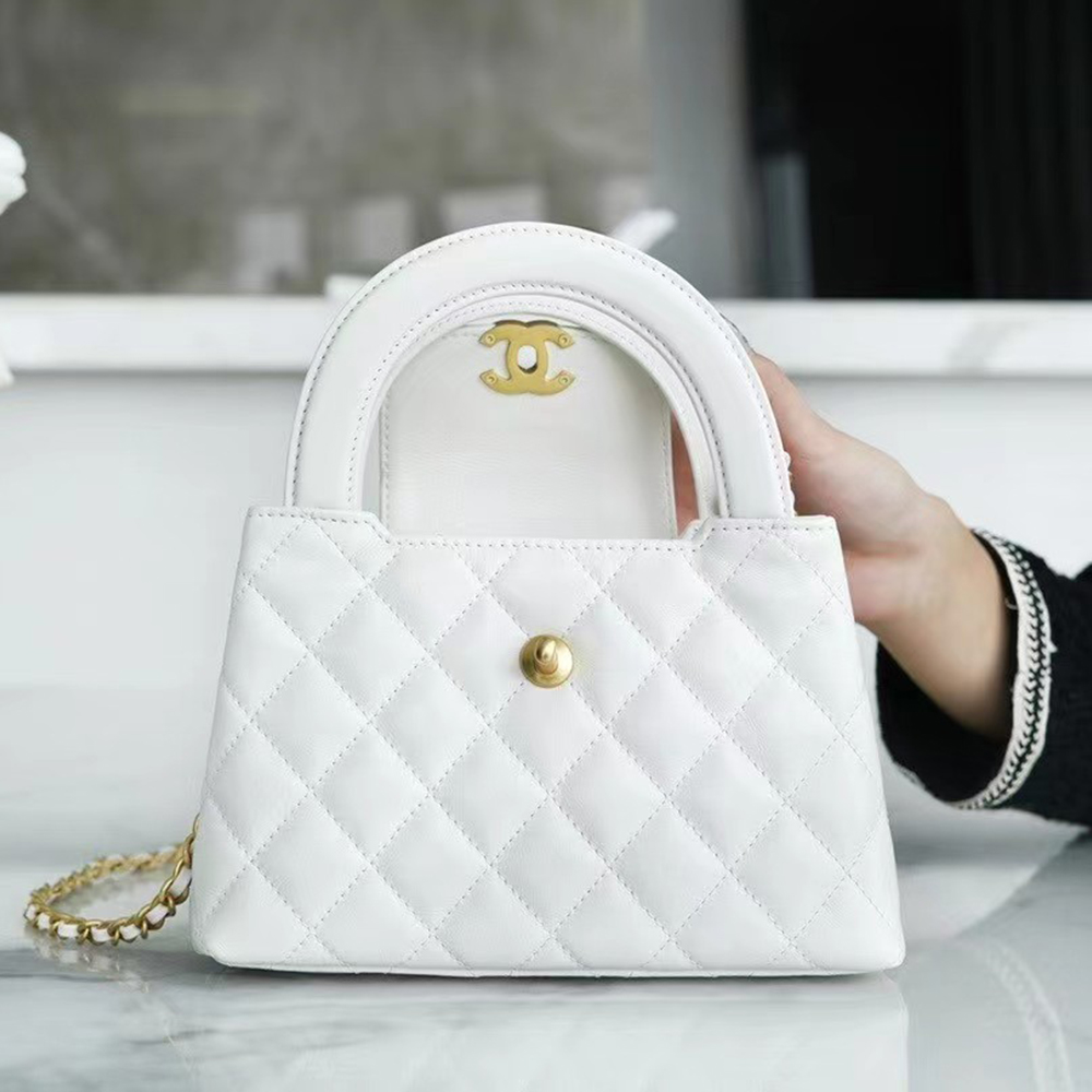 Ch**el Kelly Clutch with Chain