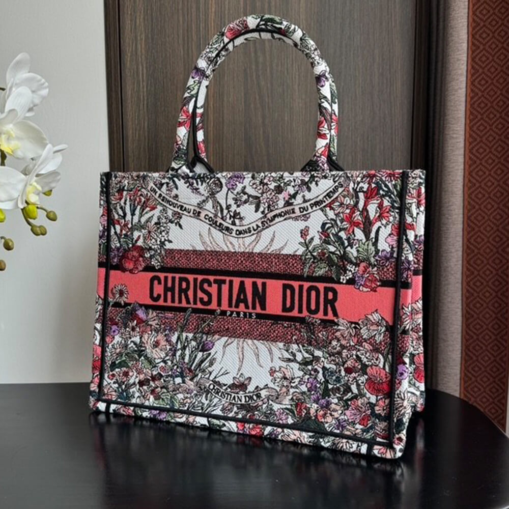 Medium D10r Book Tote