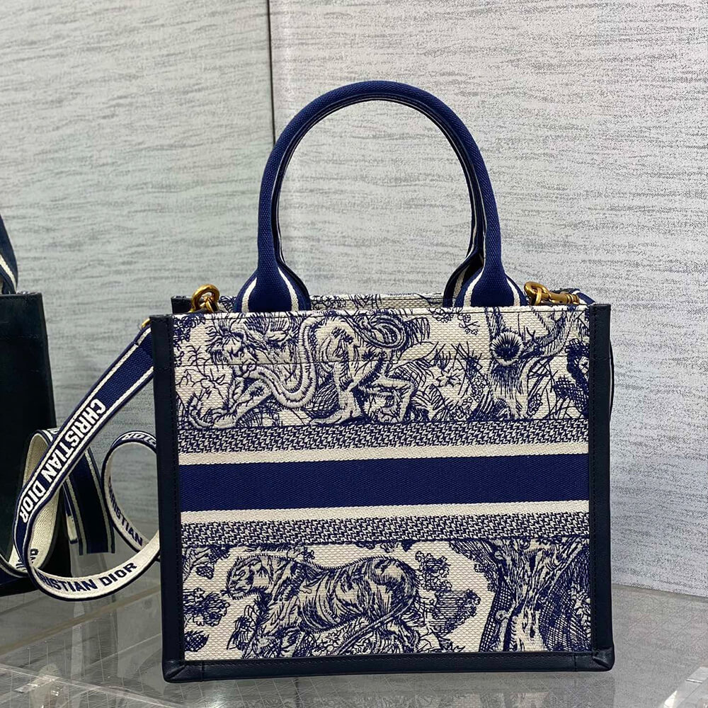 Small D10r Book Tote