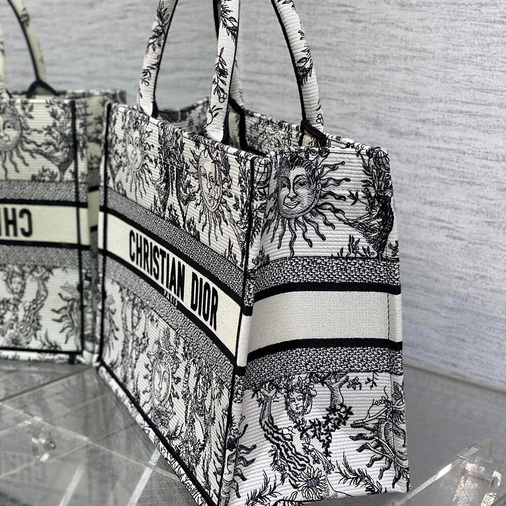 Medium D10r Book Tote