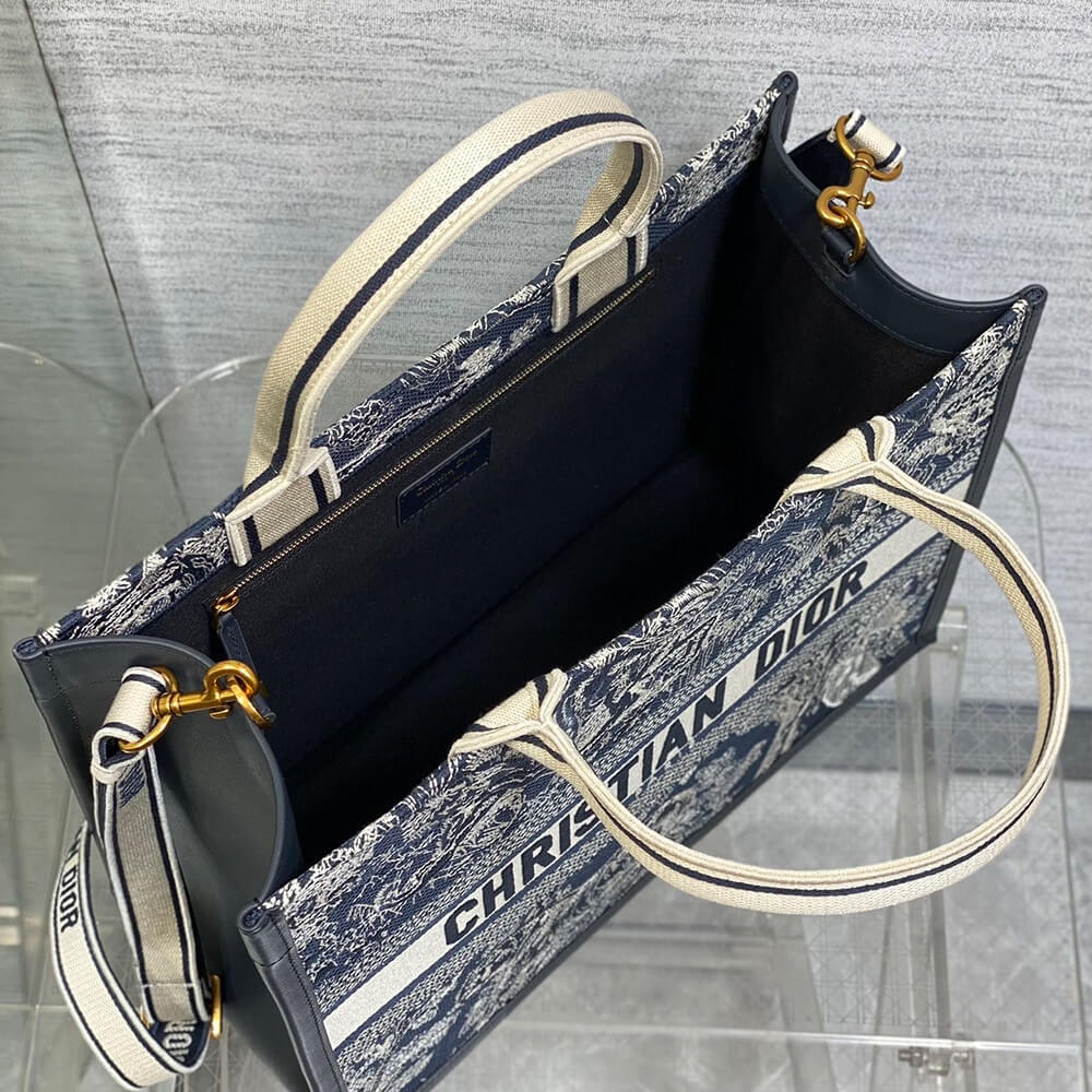 Medium D10r Book Tote