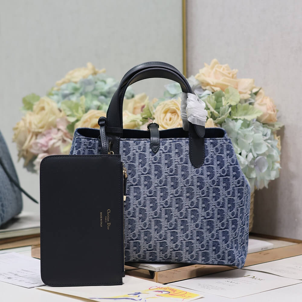 Medium D10r Toujours Bag