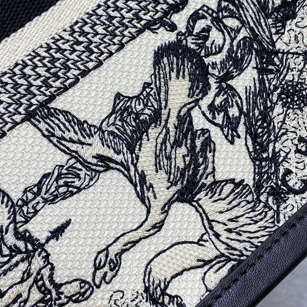 Small D10r Book Tote