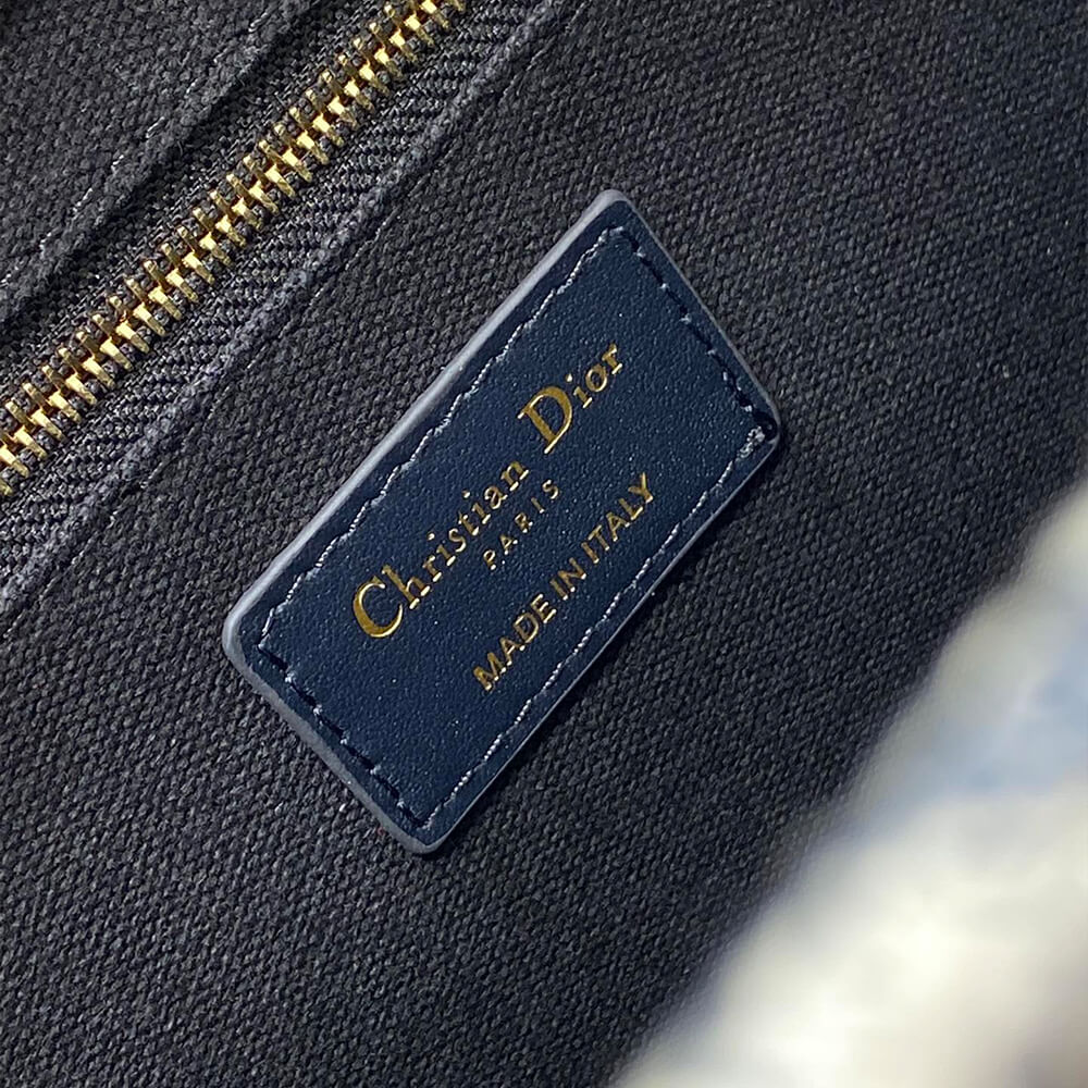 Medium D10r Book Tote