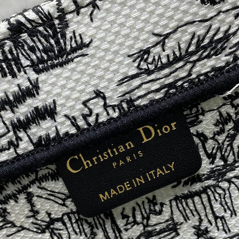 Medium D10r Book Tote