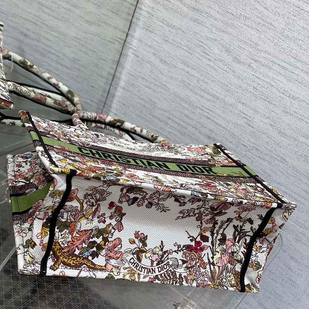 Medium D10r Book Tote