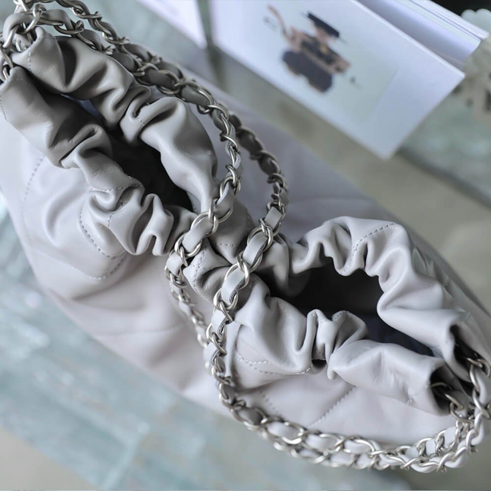 Ch**el 22 HANDBAG(high-end grade)