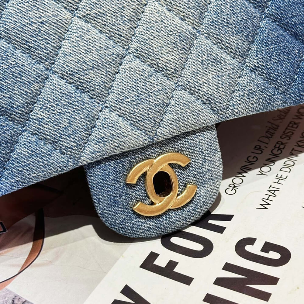 Ch**el CLASSIC 11.12 HANDBAG