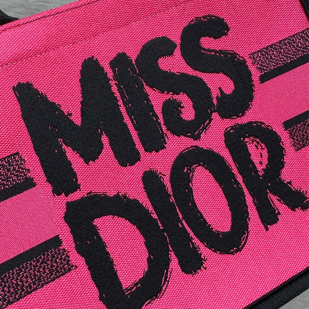 Medium D10r Book Tote
