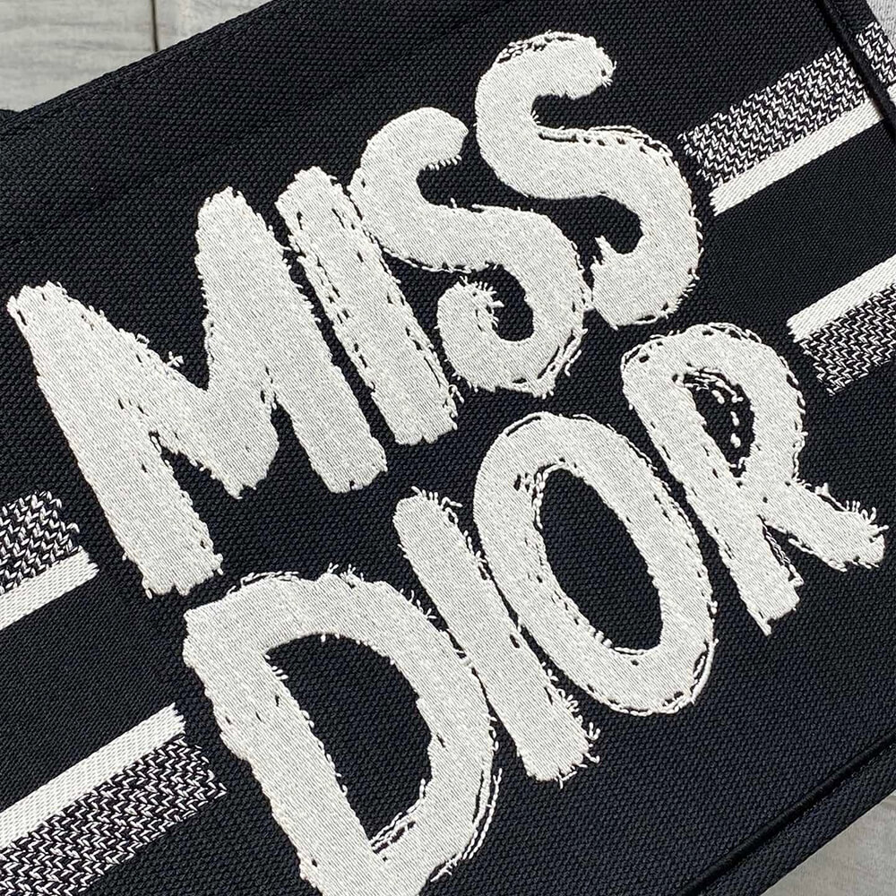 Medium D10r Book Tote
