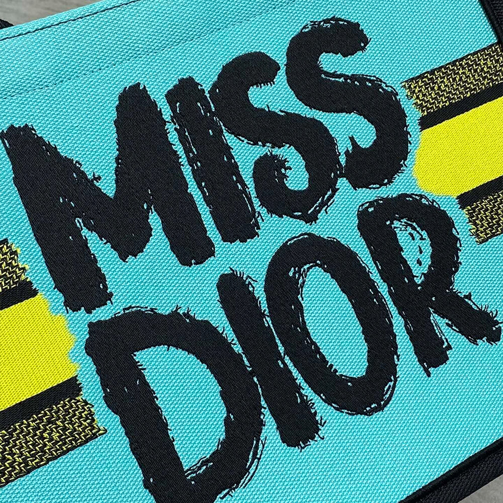Medium D10r Book Tote