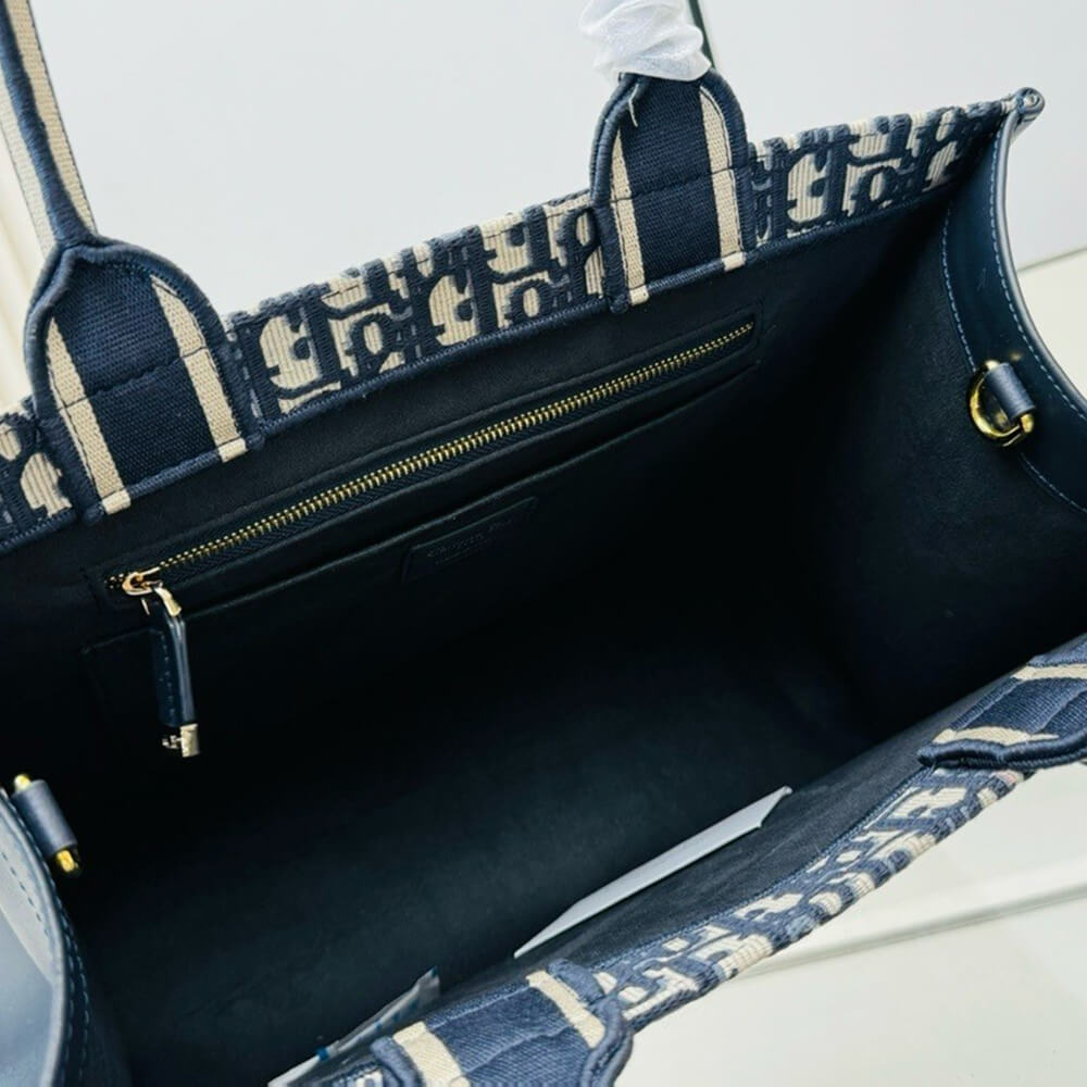 Medium D10r Book Tote