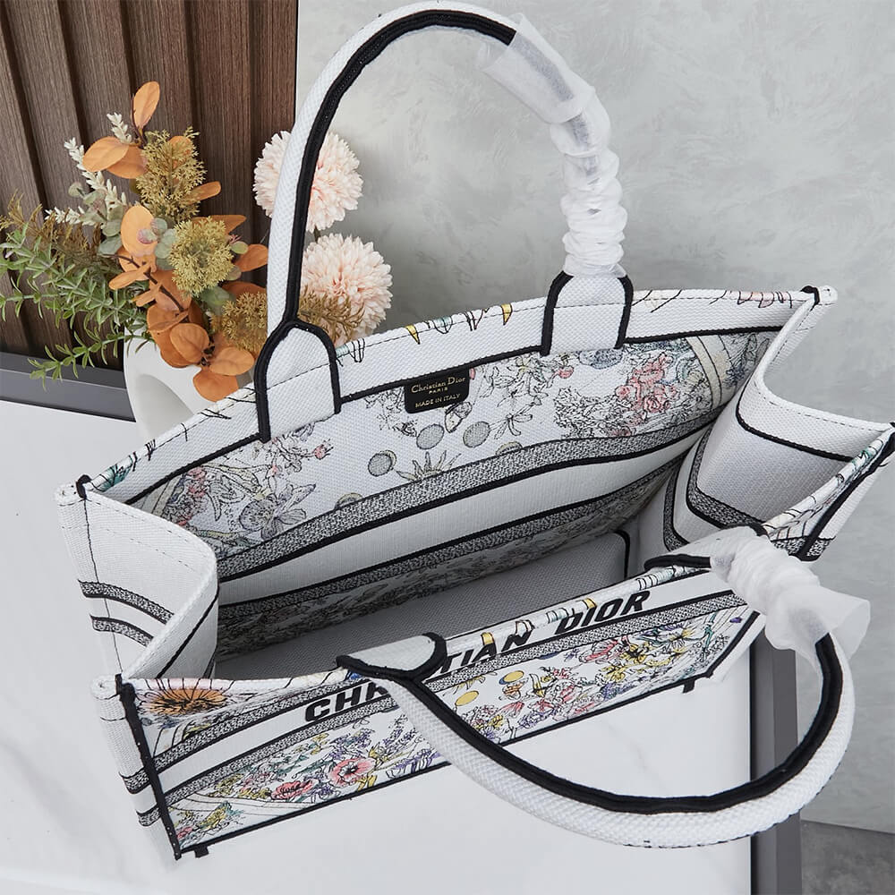D10r Lucky Large D10r Book Tote