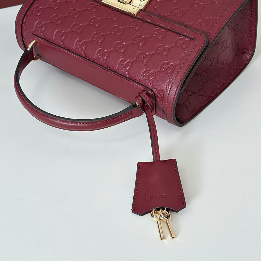 Gvc*1 Padlock medium top handle bag
