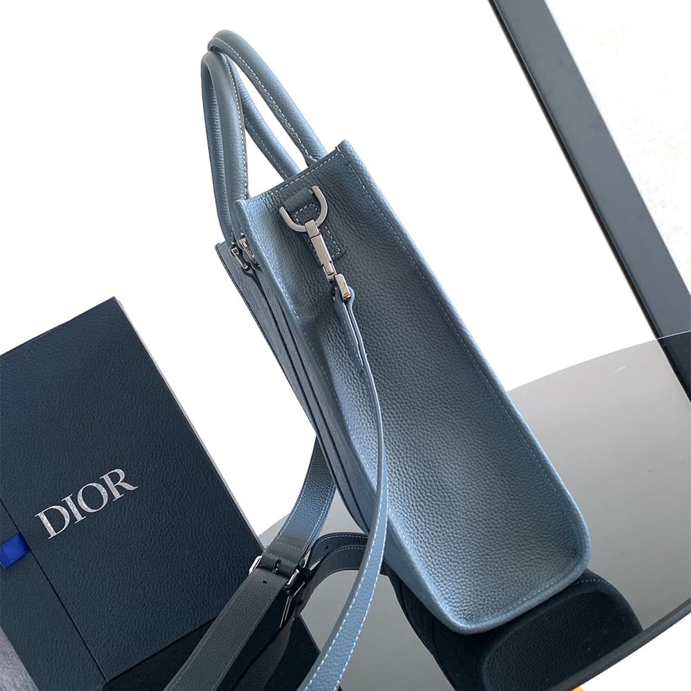 D10r Medium East-West Tote Bag