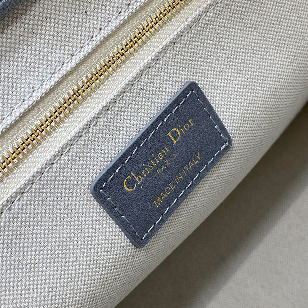 D10r Medium D10r Book Tote